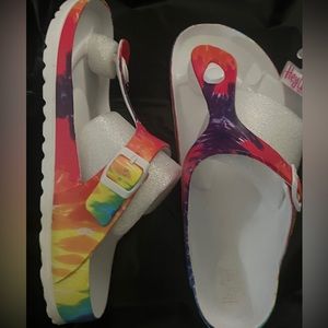 woman’s sz 10 slip on shoes